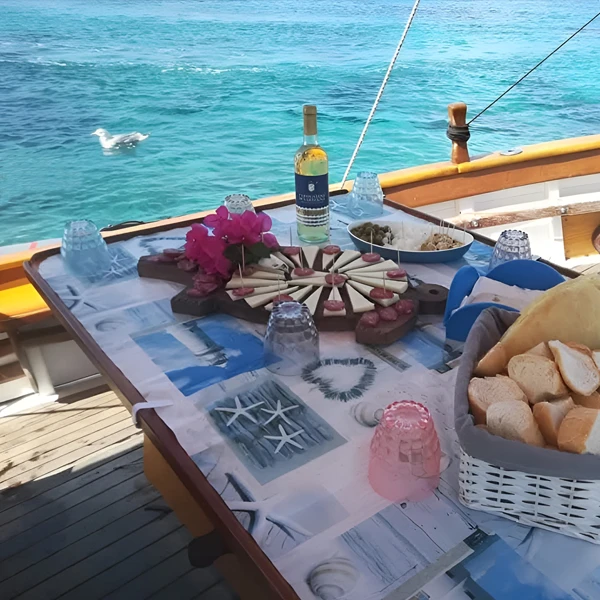 Gita in barca nell'Arcipelago di La Maddalena ~ Veliero Lybra